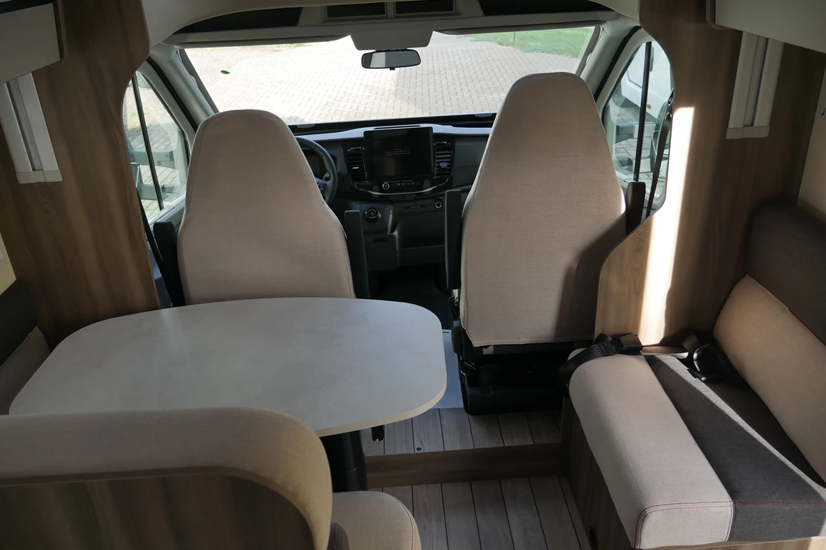 Wohnmobil-Verkauf: Wohnmobil Roller Team Kronos 284 TL mit Hubbett Neufahrzeug Automatik sofort verfügbar