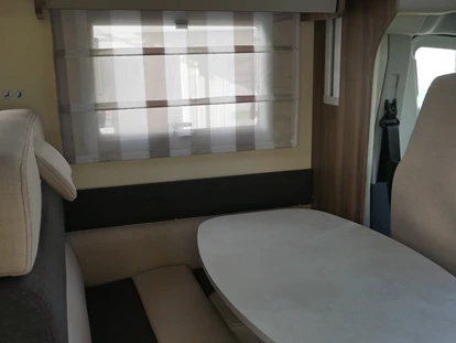 Caravan dealer - Thüringen Süd - Freizeitfahrzeuge-Teichmann Wohnmobil Roller Team Kronos 284 TL mit Hubbett Neufahrzeug Automatik sofort verfügbar