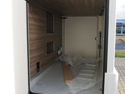 Caravan dealer - Thüringen Süd - Freizeitfahrzeuge-Teichmann Wohnmobil Roller Team Kronos 284 TL mit Hubbett Neufahrzeug Automatik sofort verfügbar