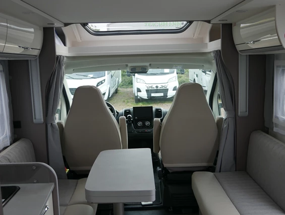 Wohnmobil-Verkauf: Wohnmobil Etrusco T 7400 QBC -Queensbett- Automatik 180 PS, Hubbett Gebrauchtfahrzeug