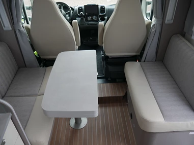 Wohnmobil-Verkauf: Wohnmobil Etrusco T 7400 QBC -Queensbett- Automatik 180 PS, Hubbett Gebrauchtfahrzeug