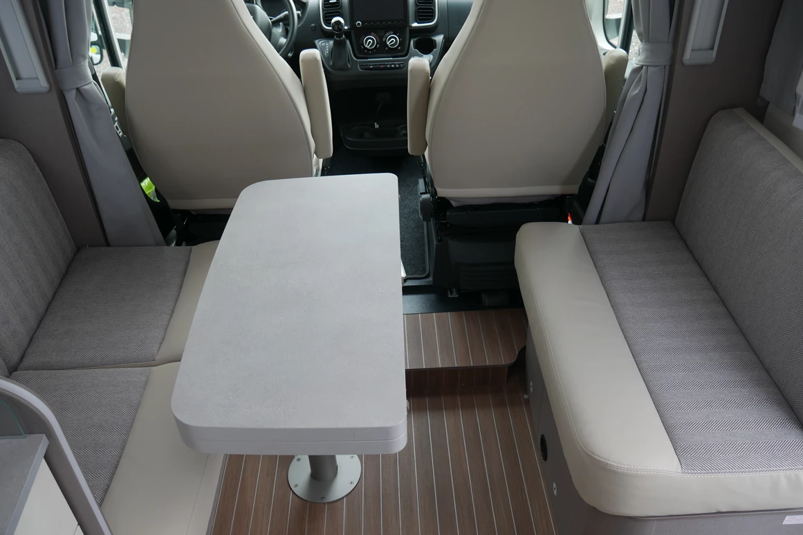 Wohnmobil-Verkauf: Wohnmobil Etrusco T 7400 QBC -Queensbett- Automatik 180 PS, Hubbett Gebrauchtfahrzeug