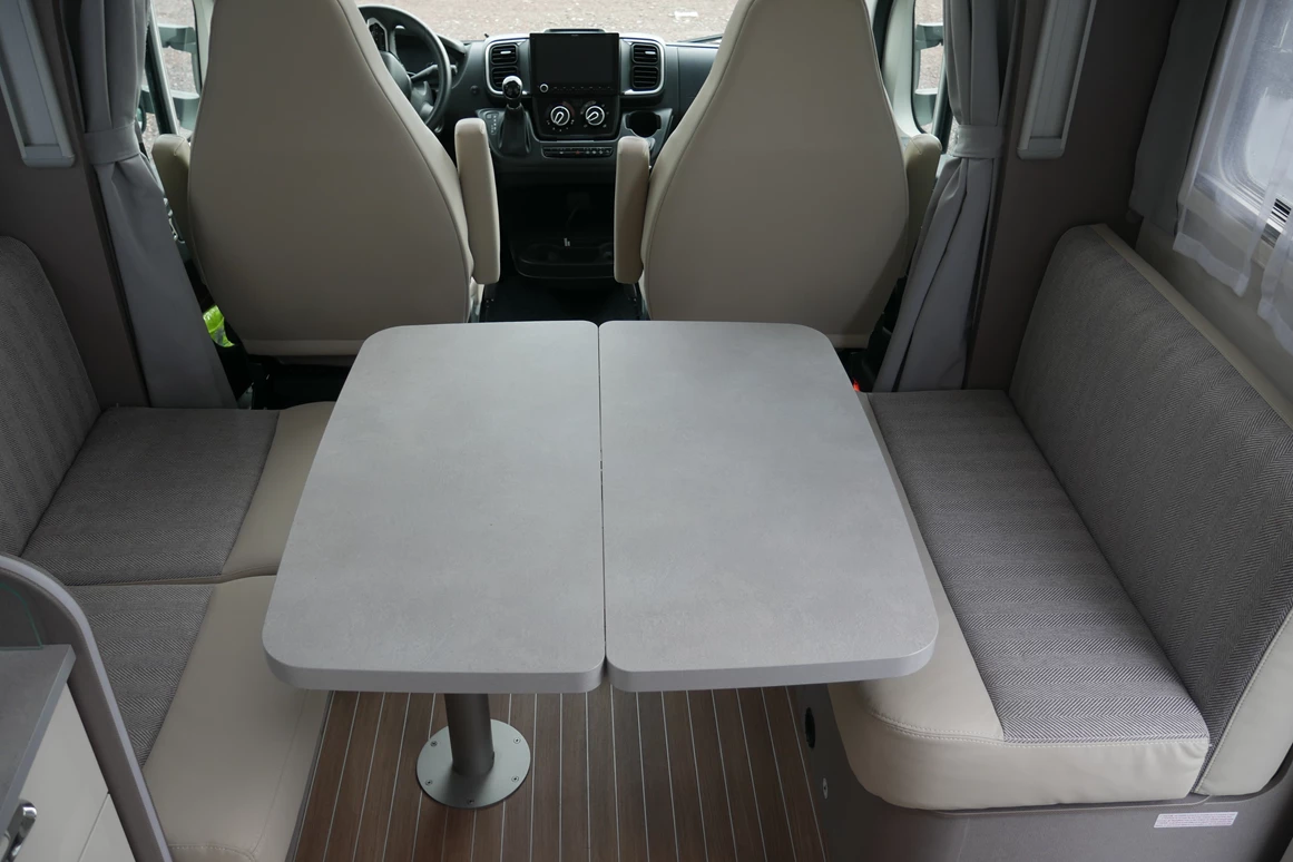 Wohnmobil-Verkauf: Wohnmobil Etrusco T 7400 QBC -Queensbett- Automatik 180 PS, Hubbett Gebrauchtfahrzeug