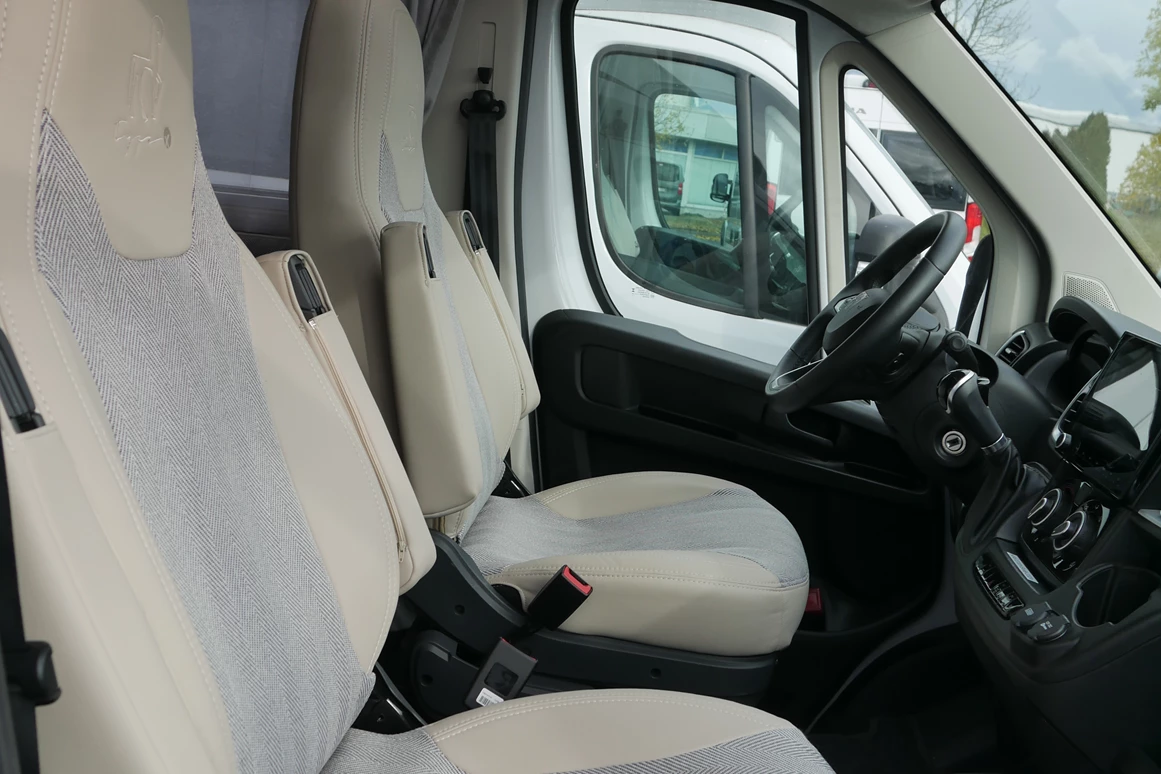 Wohnmobil-Verkauf: Wohnmobil Etrusco T 7400 QBC -Queensbett- Automatik 180 PS, Hubbett Gebrauchtfahrzeug