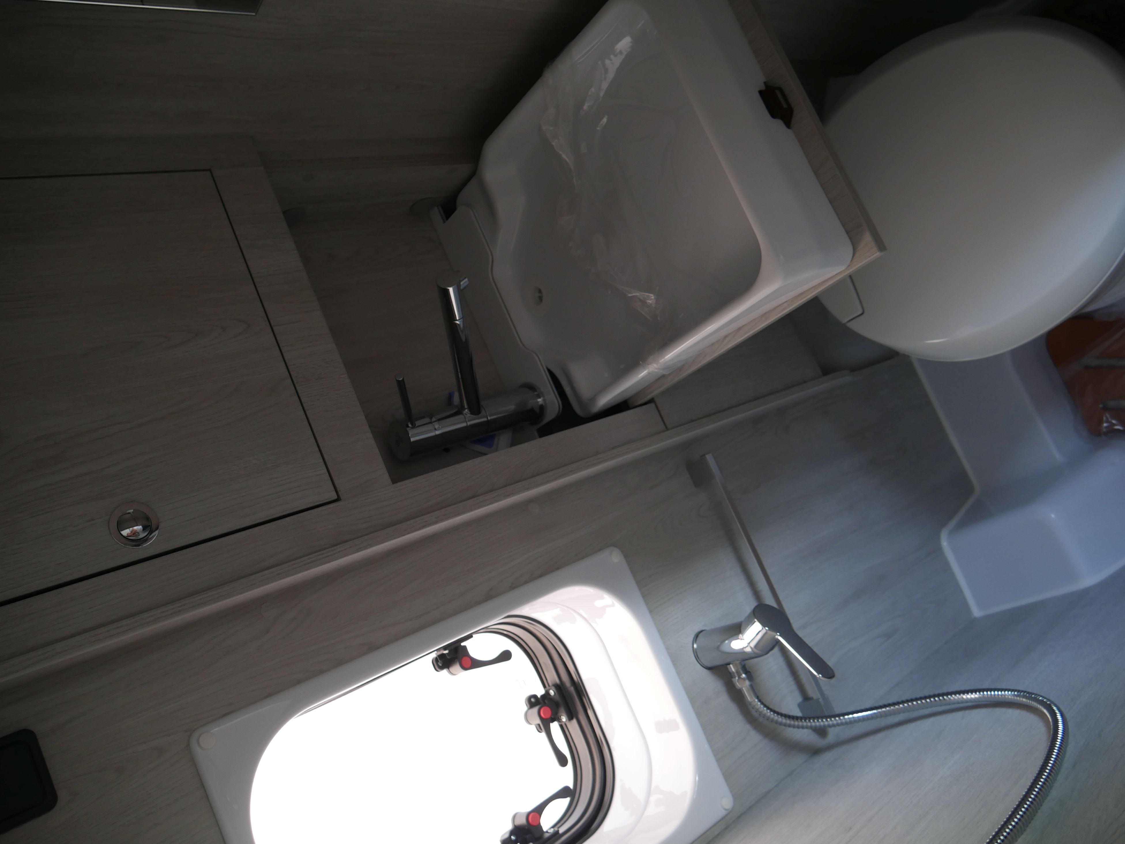 Wohnmobil-Verkauf: Wohnmobil/Kastenwagen Roller Team Livingstone Sport K2 Neufahrzeug Automatik sofort verfügbar