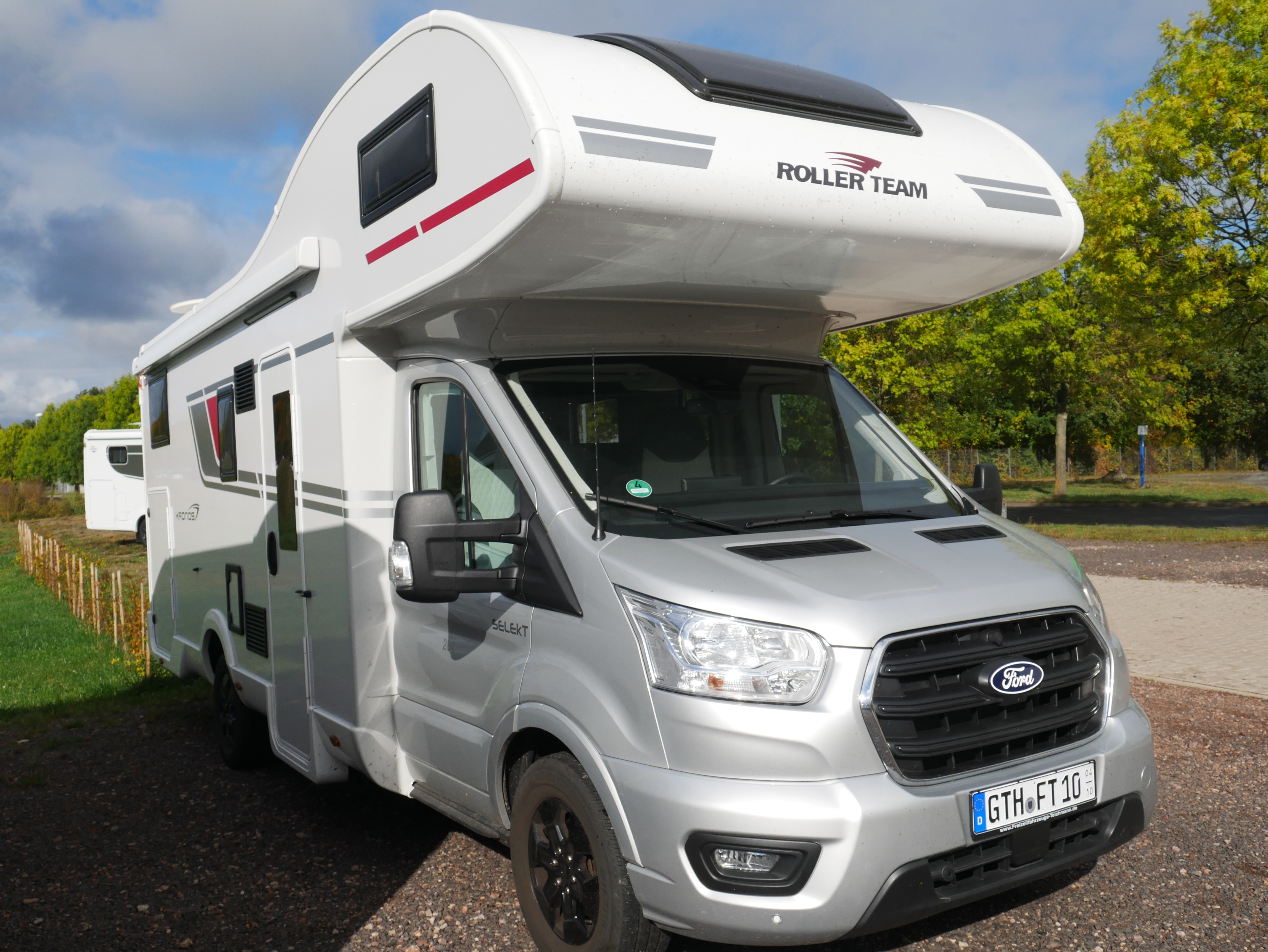 Caravandealer - Freizeitfahrzeuge-Teichmann Wohnmobil Roller Team Kronos 284 M Gebrauchtfahrzeug sofort verfügbar