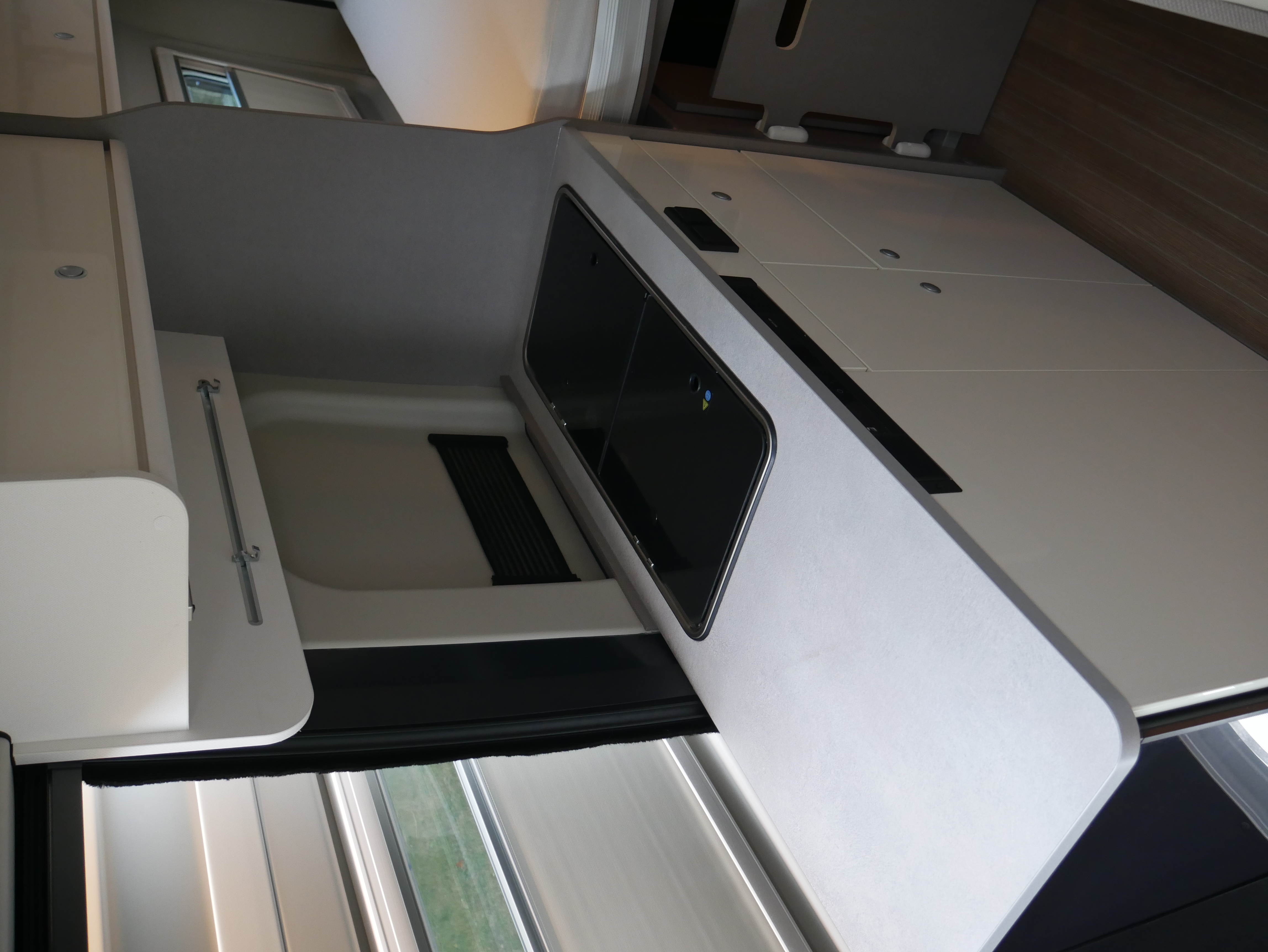 Wohnmobil-Verkauf: Wohnmobil/Kastenwagen ETRUSCO CV 640 PB mit höhenverstellbarem Bett im Heckbereich Gebrauchtfahrzeug sofort verfügbar