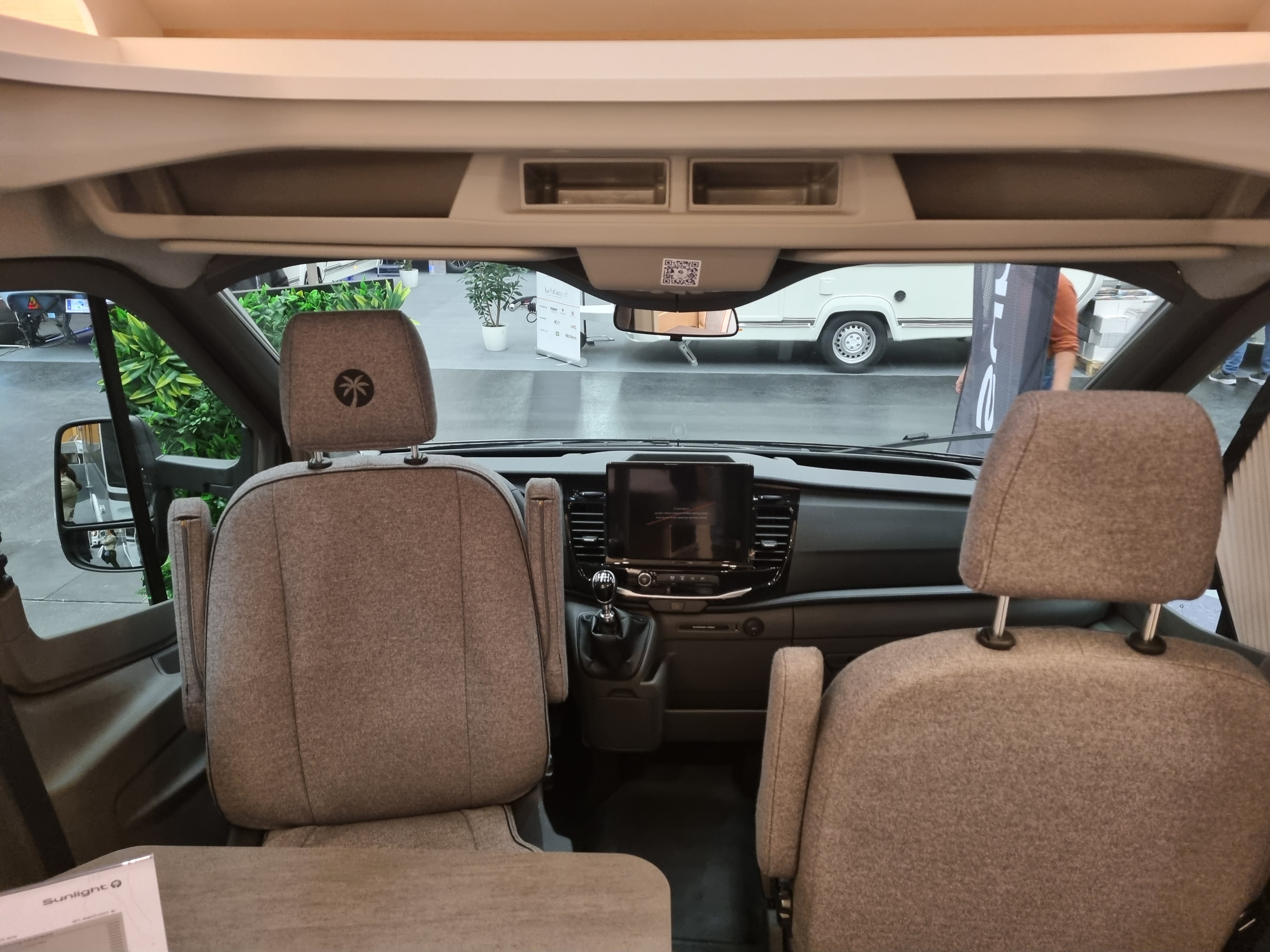 Camper mieten: Fahrersitz  - Kübler Rent and Camp 