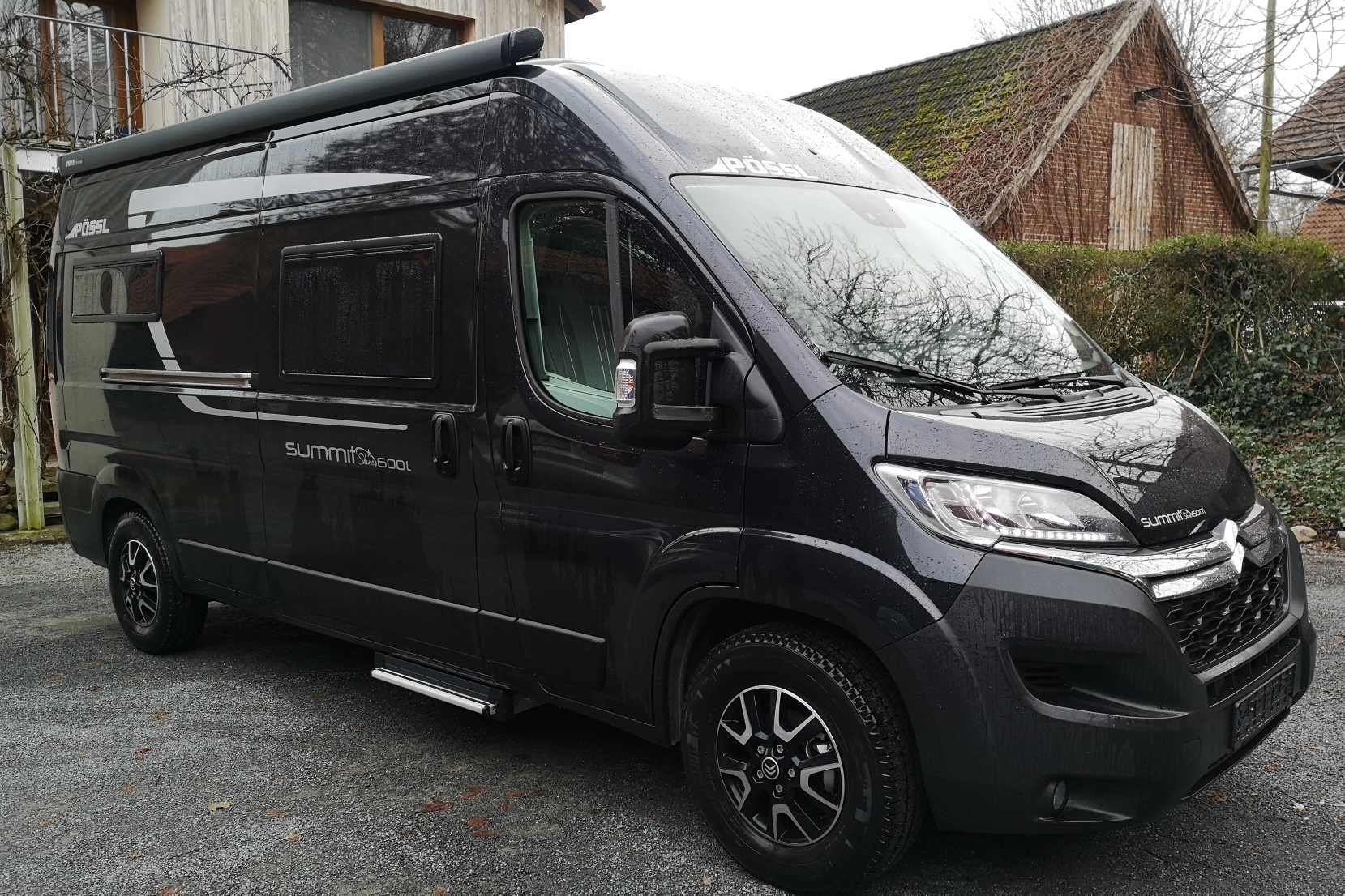 Caravan dealer - Fahrzeugzustand: neu - Die Leihe Reisemobile Pössl Summit Shine 600 L Neufahrzeug