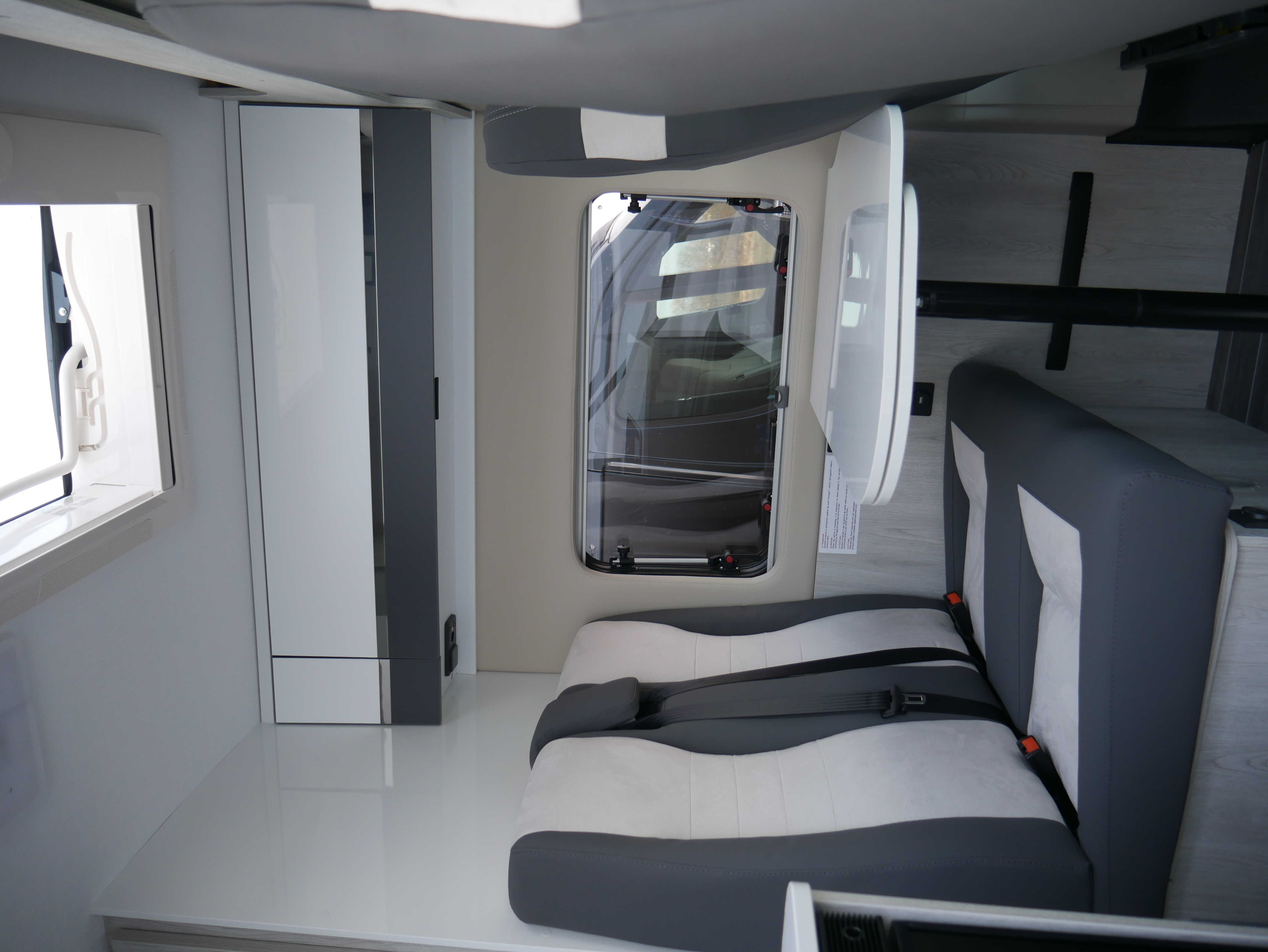 Wohnmobil-Verkauf: Wohnmobil/Kastenwagen Roller Team Livingstone Duo Go M+S Reifen Alpine Neufahrzeug sofort verfügbar