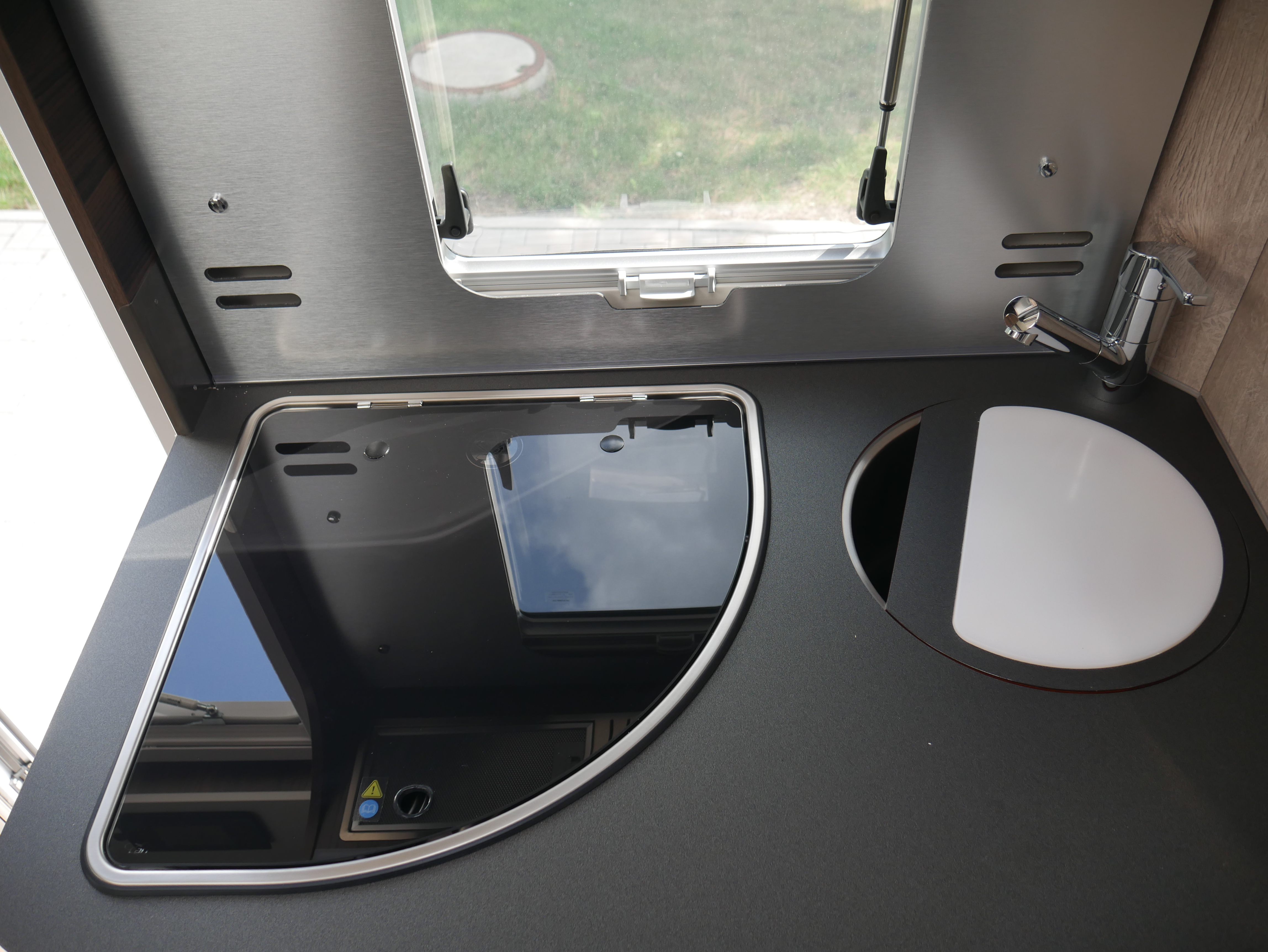 Wohnmobil-Verkauf: Wohnmobil LAIKA Ecovip L 2009 Automatik Neufahrzeug, M+S Reifen Alpine, sofort verfügbar