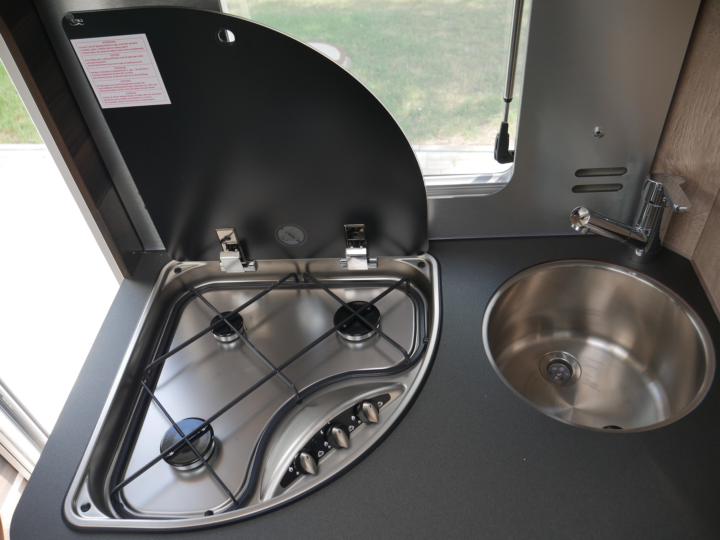 Wohnmobil-Verkauf: Wohnmobil LAIKA Ecovip L 2009 Automatik Neufahrzeug, M+S Reifen Alpine, sofort verfügbar