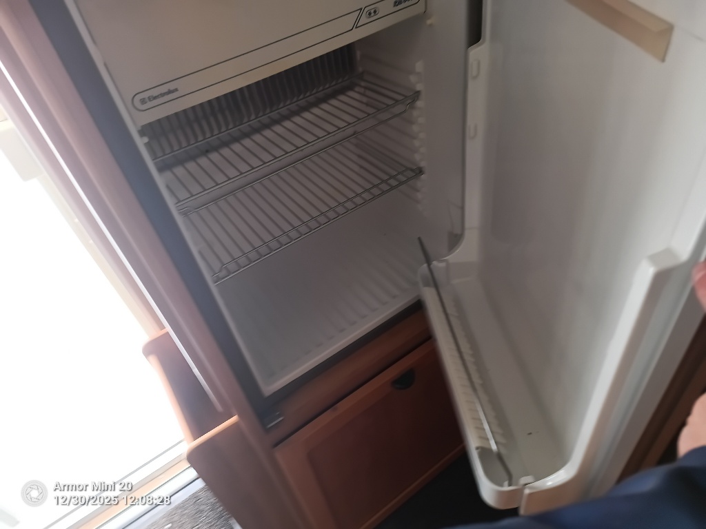 Wohnmobil-Verkauf: Hymer E700