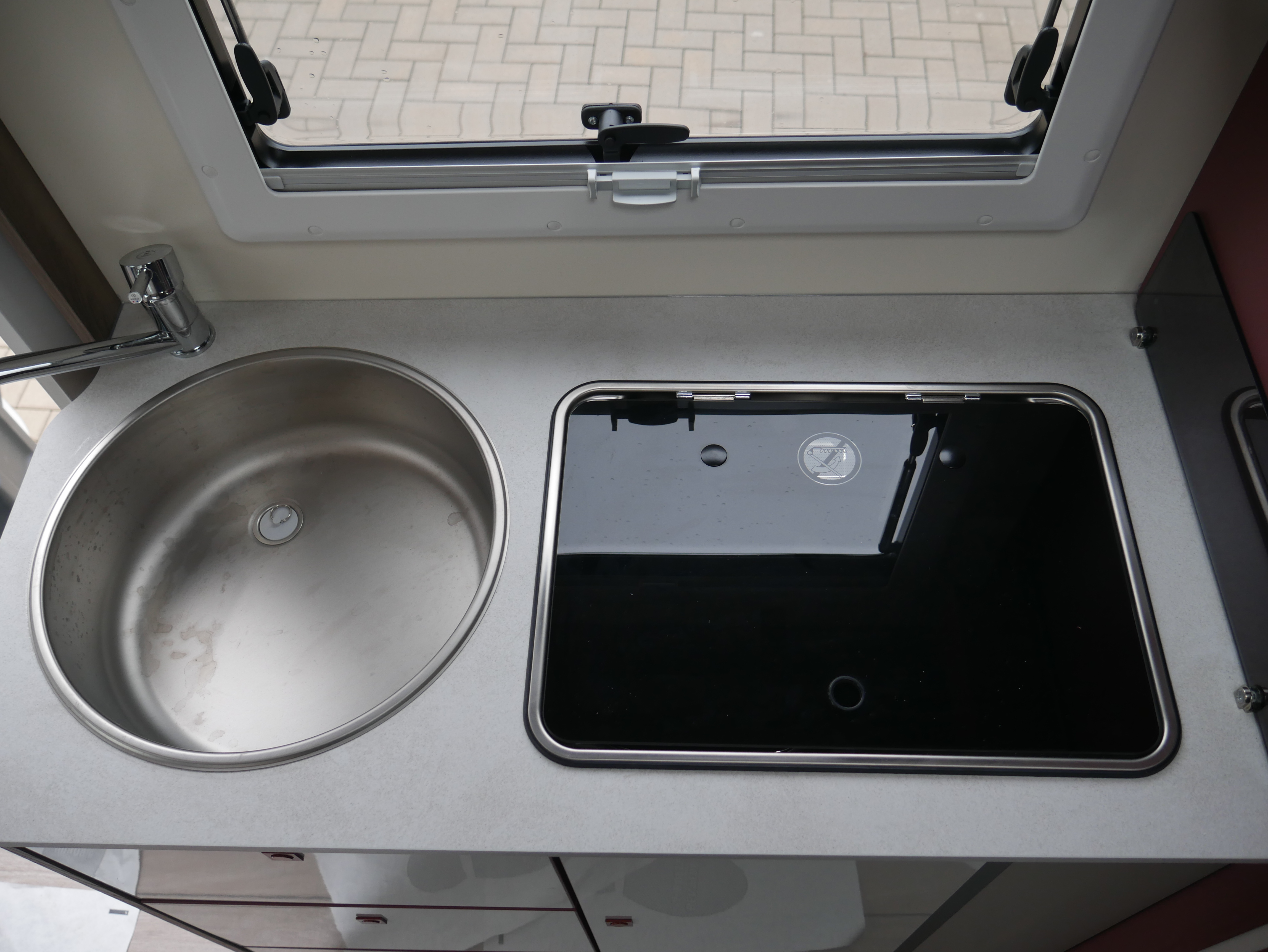 Wohnmobil-Verkauf: Wohnmobil Roller Team Kronos Fit 281 TL mit Hubbett Neufahrzeug Automatik demnächst verfügbar