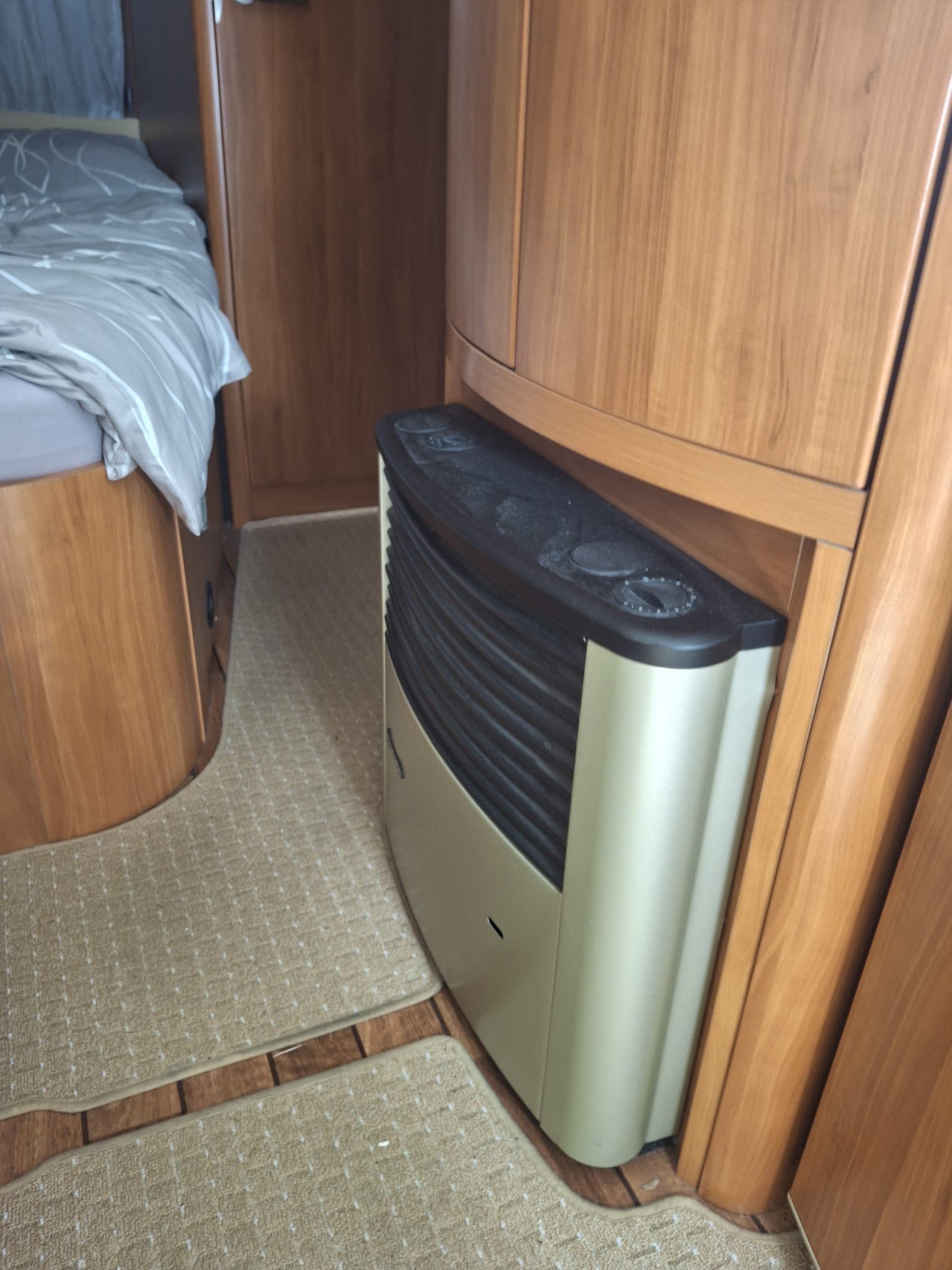 Caravan-Verkauf: Hobby KMFE Exclusive 560 