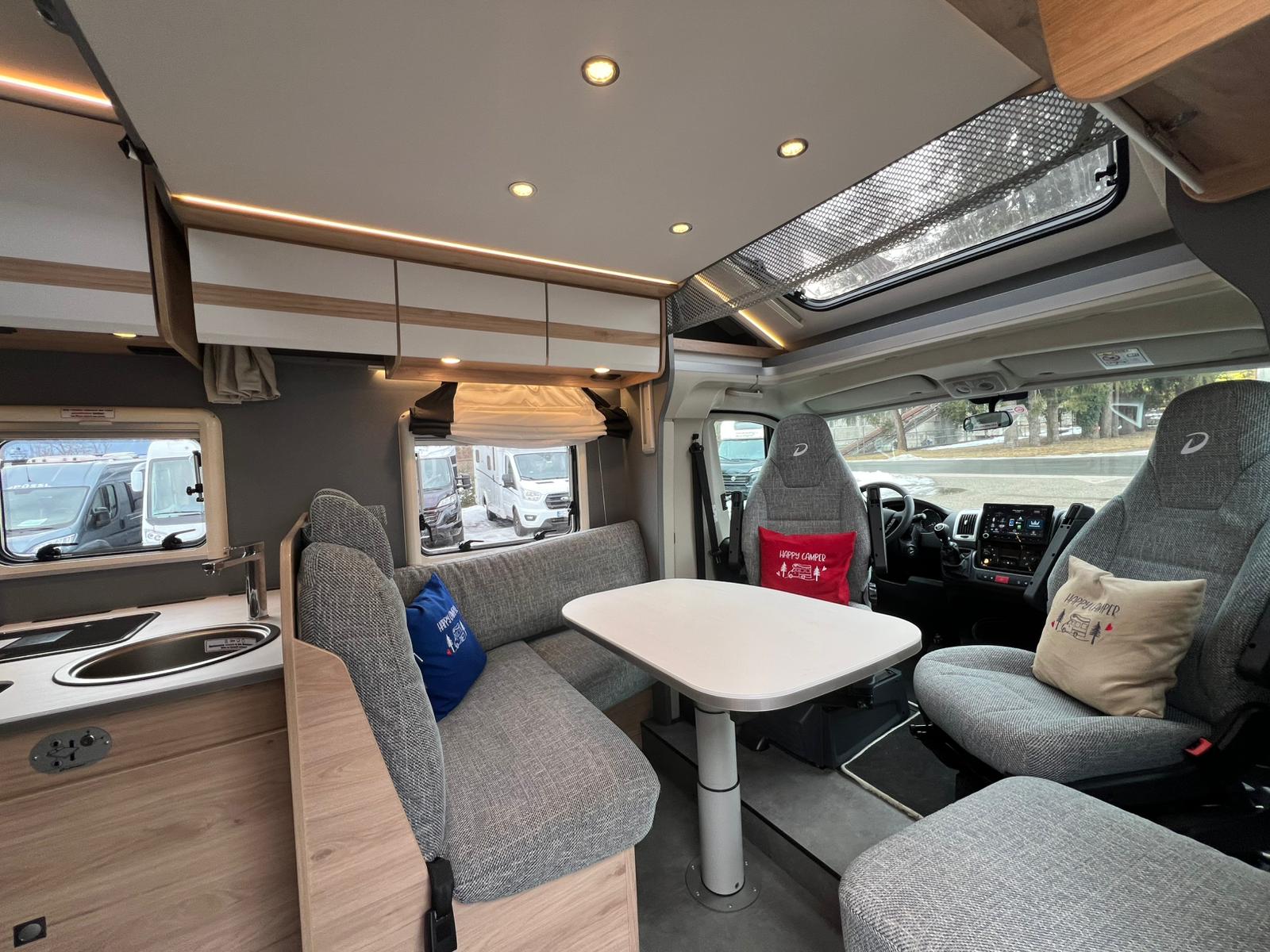 Caravandealer - Aufbauart: Teilintegriert - The Camper Rent GmbH Dethleffs Just Go T 7055 EB