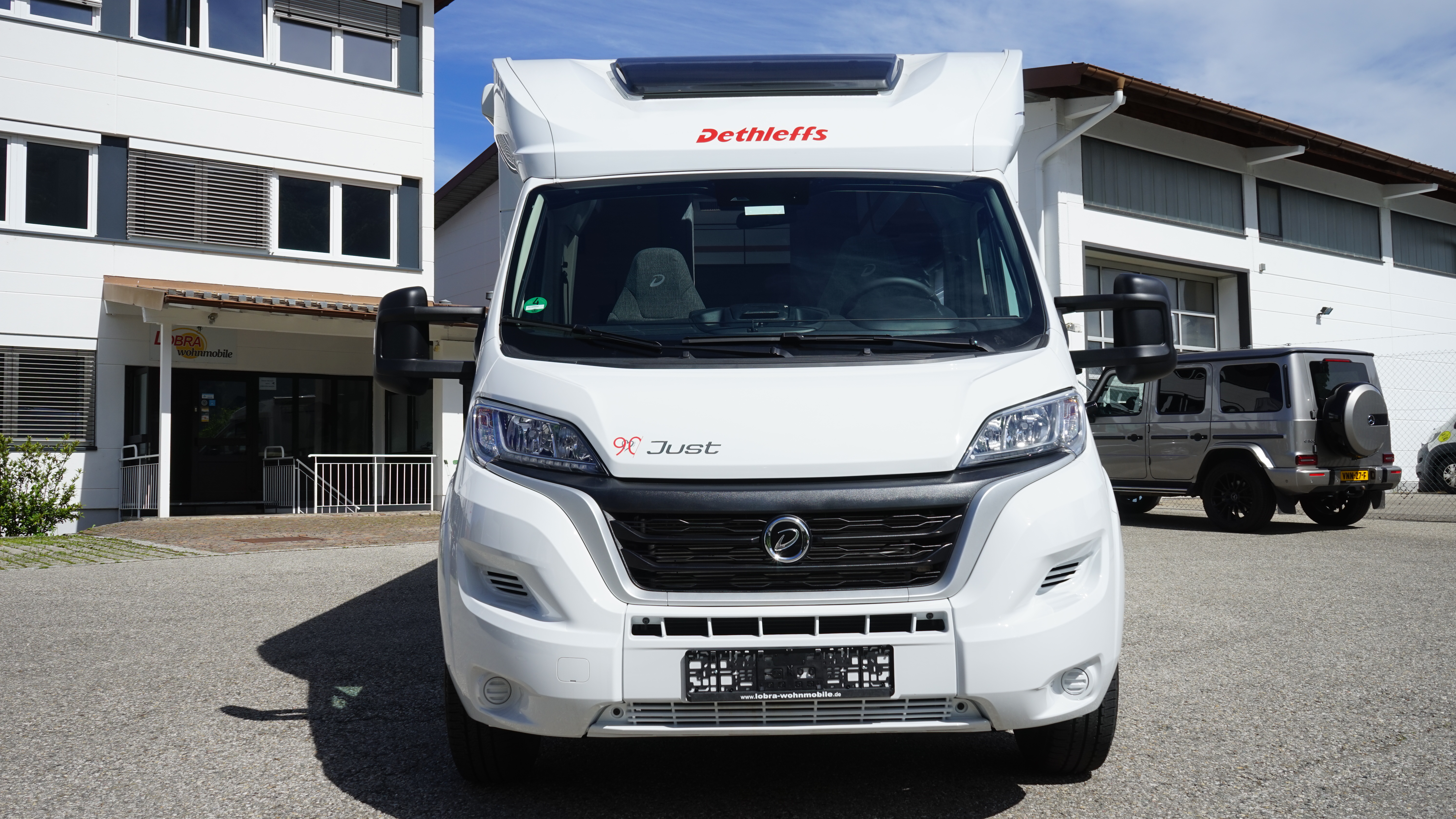 Caravandealer - Aufbauart: Teilintegriert - The Camper Rent GmbH Dethleffs Just Camp T 7052 DBM