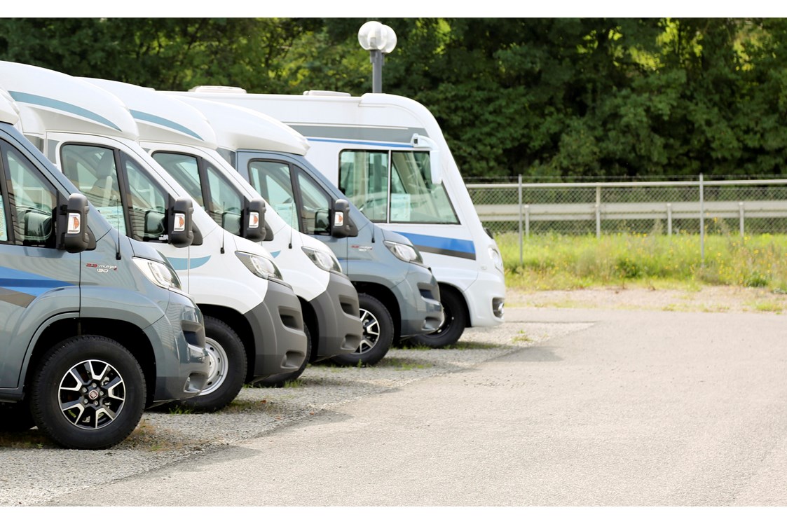 Wohnmobilhändler: Unsere Fahrzeugflotte wartet darauf von Ihnen entdeckt zu werden! - maincamp GmbH